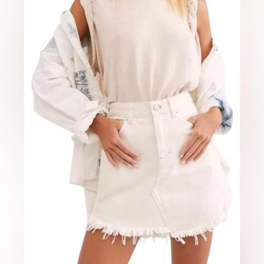 Free People We The Free Denim Mini Skirt Raw Hem Frayed White Size‎ 26